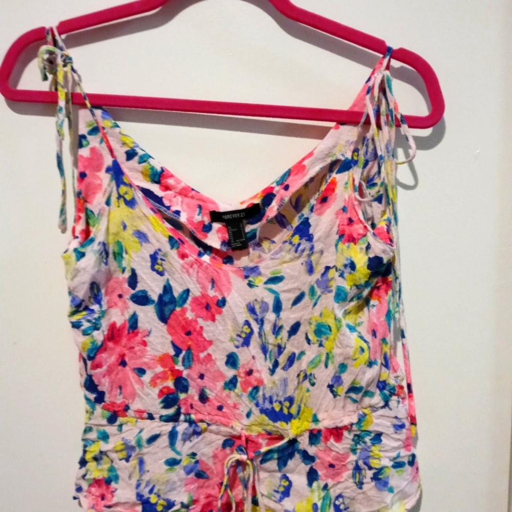 Perfect summer top never warn